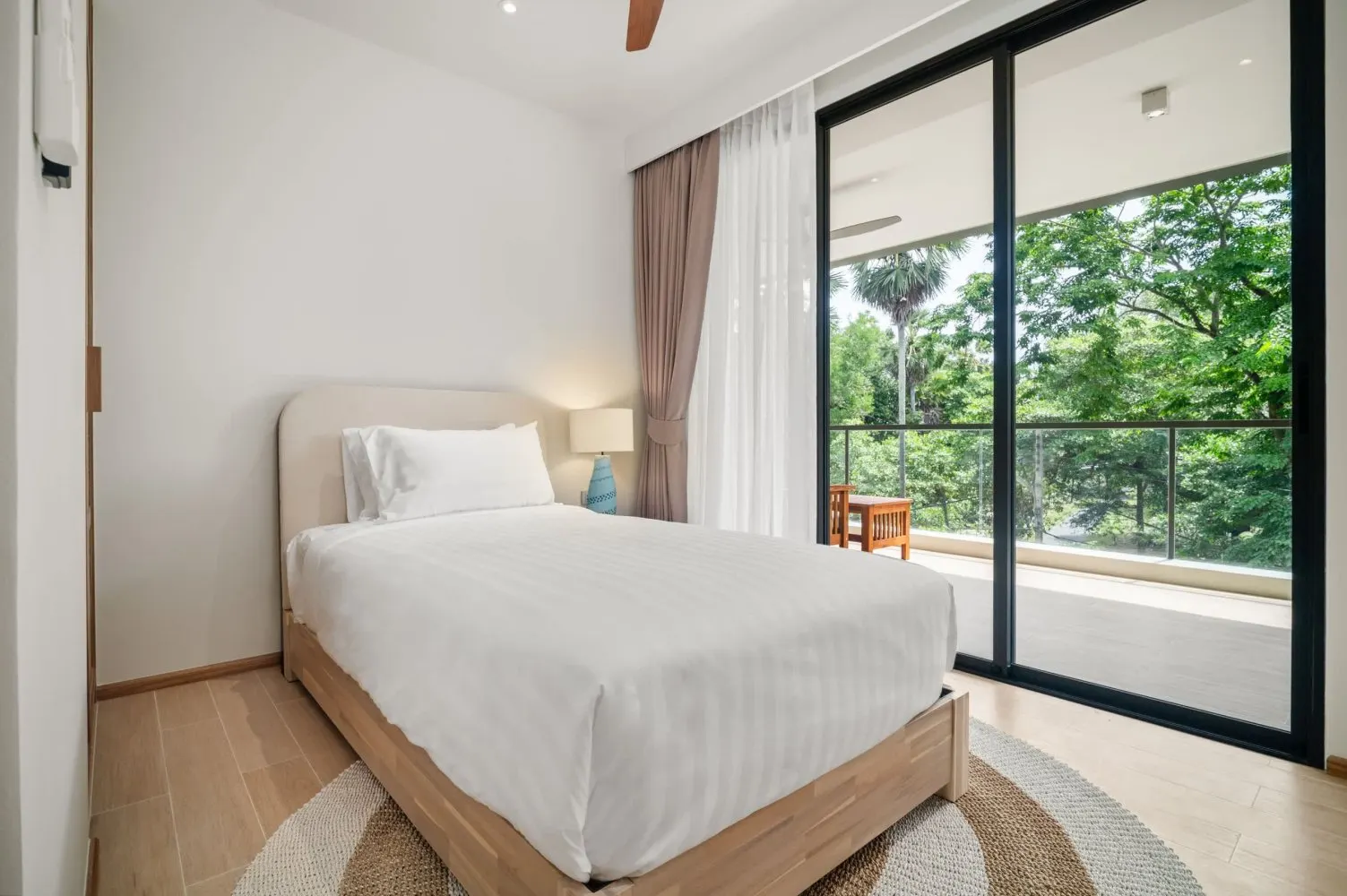 Property image - full photo 12