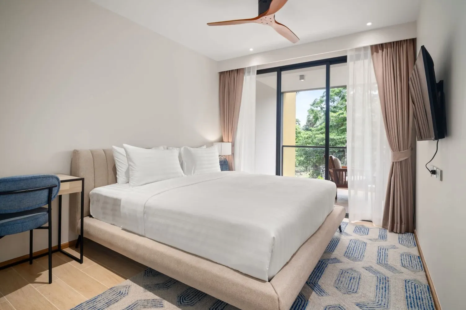 Property image - full photo 3