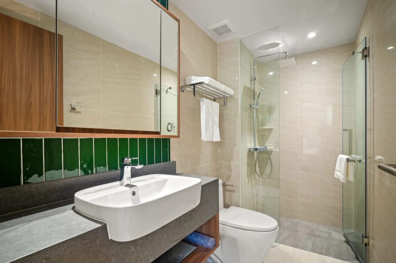 Property image - full photo 17