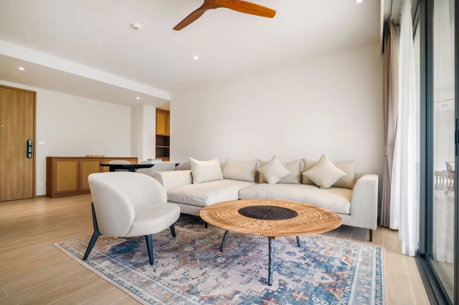 Property image - full photo 2