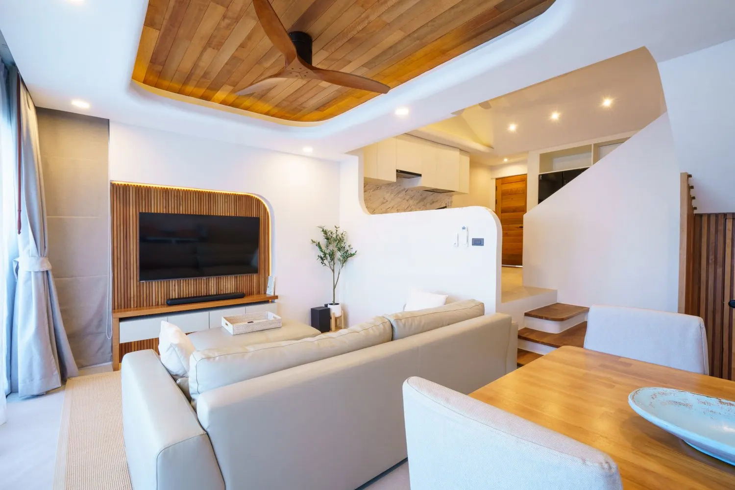 Property image - full photo 10
