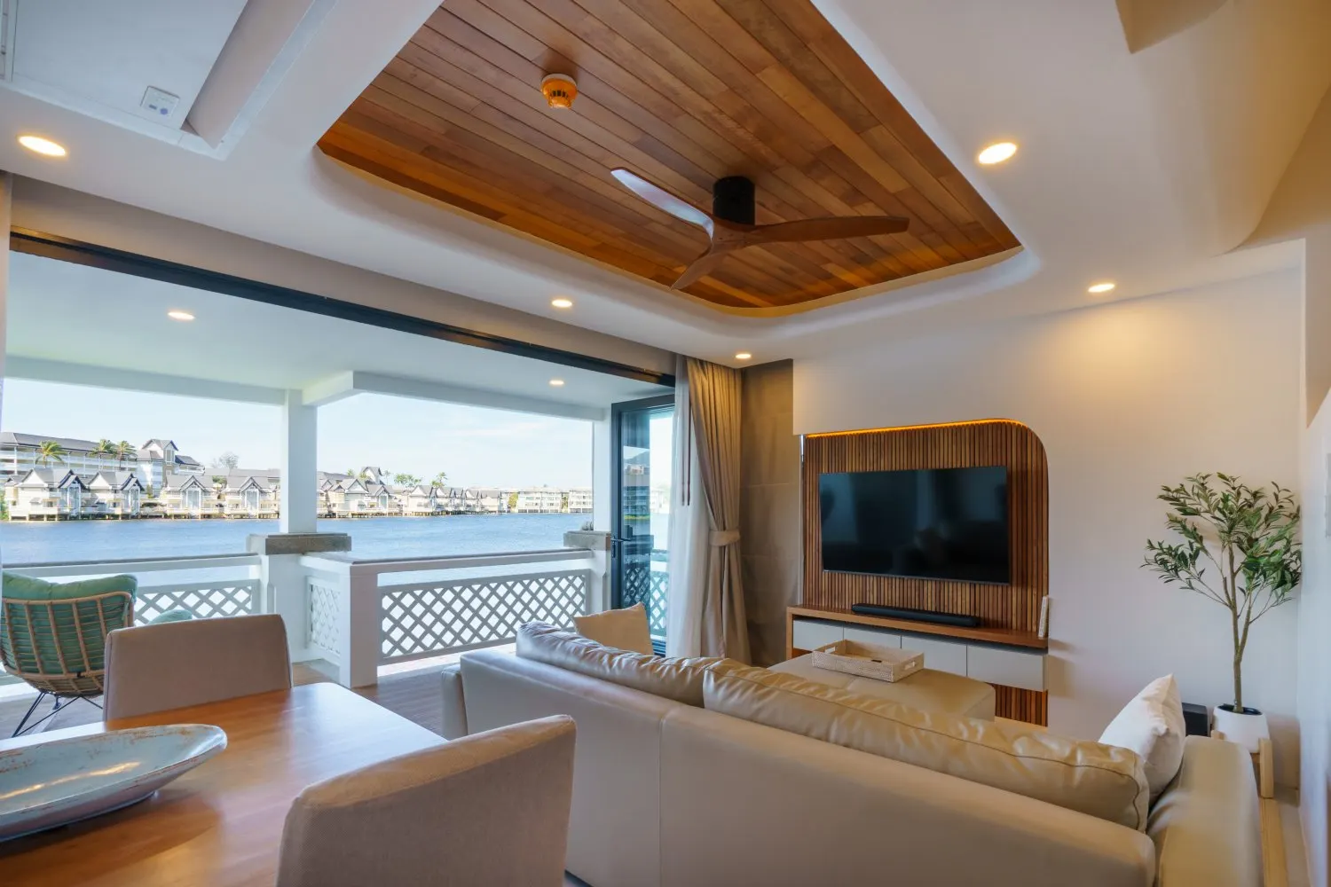 Property image - full photo 1