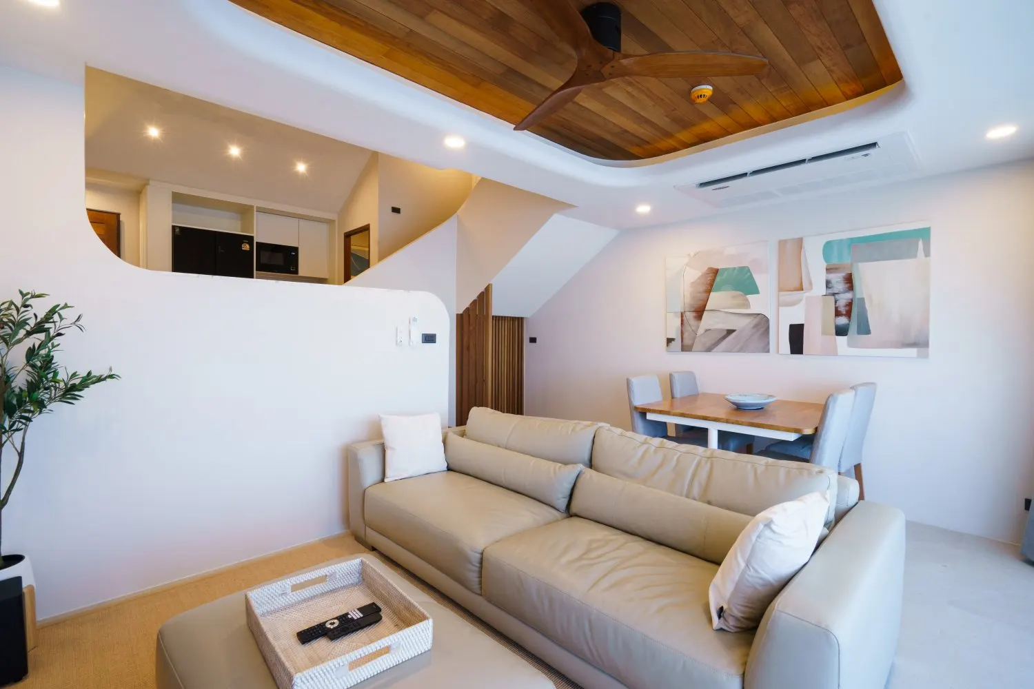 Property image - full photo 11