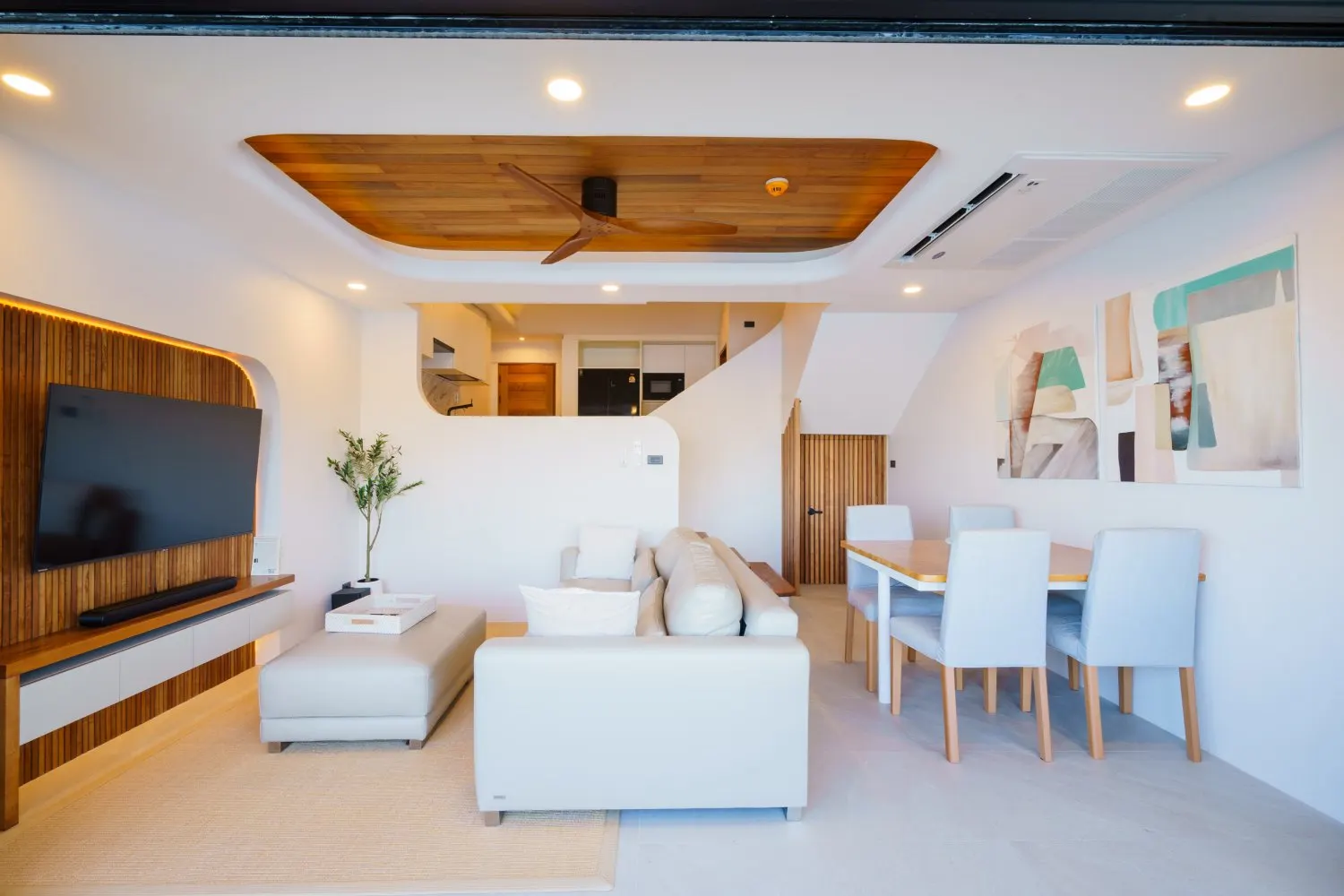 Property image - full photo 5
