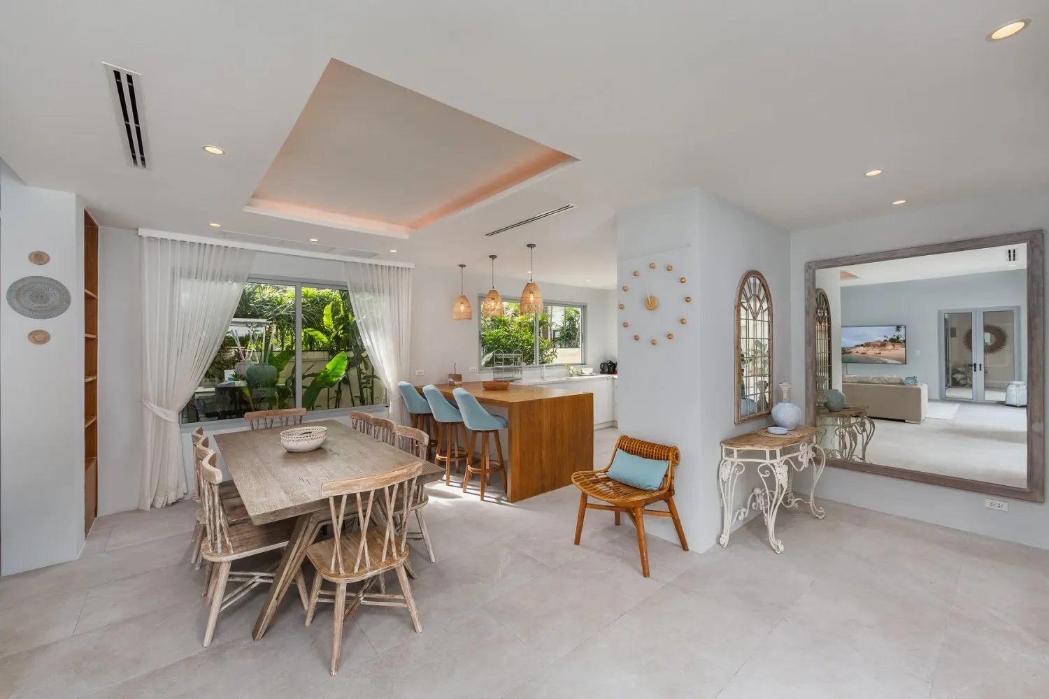 Property image - full photo 3
