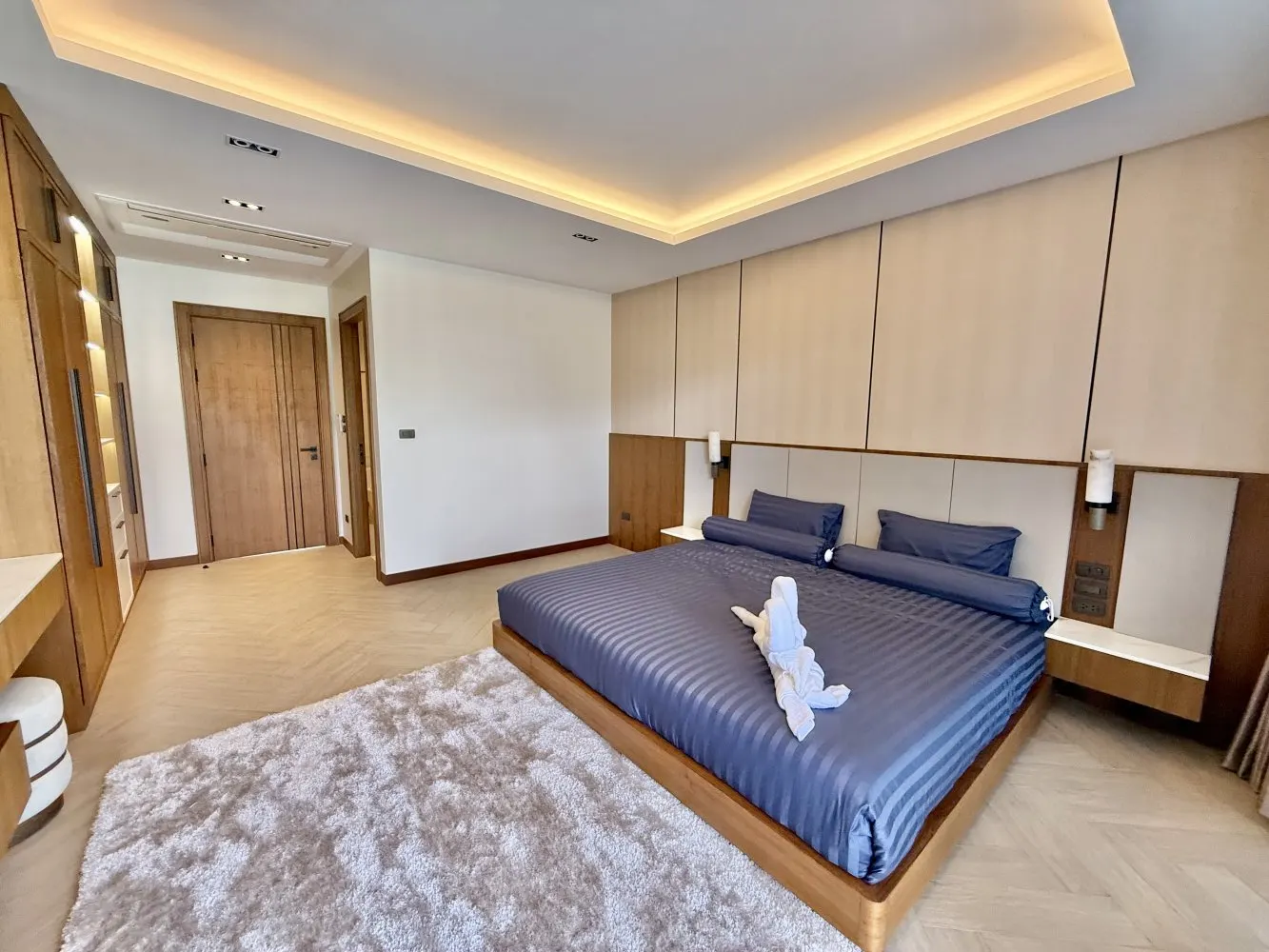 Property image - full photo 7