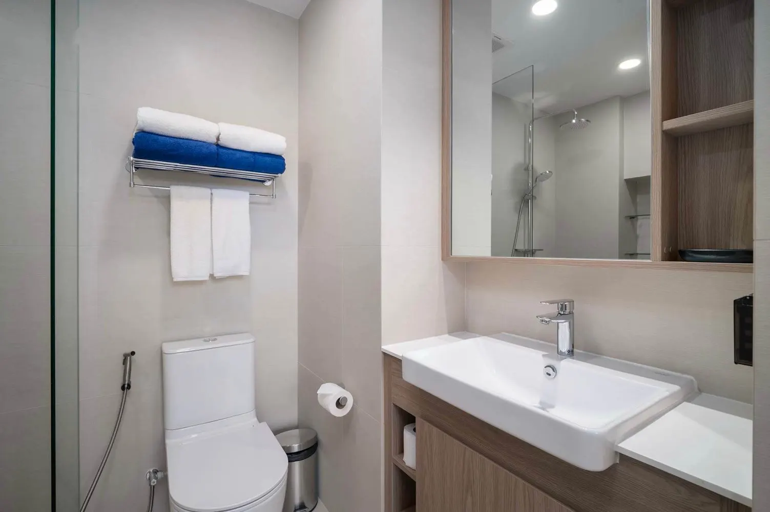 Property image - full photo 11