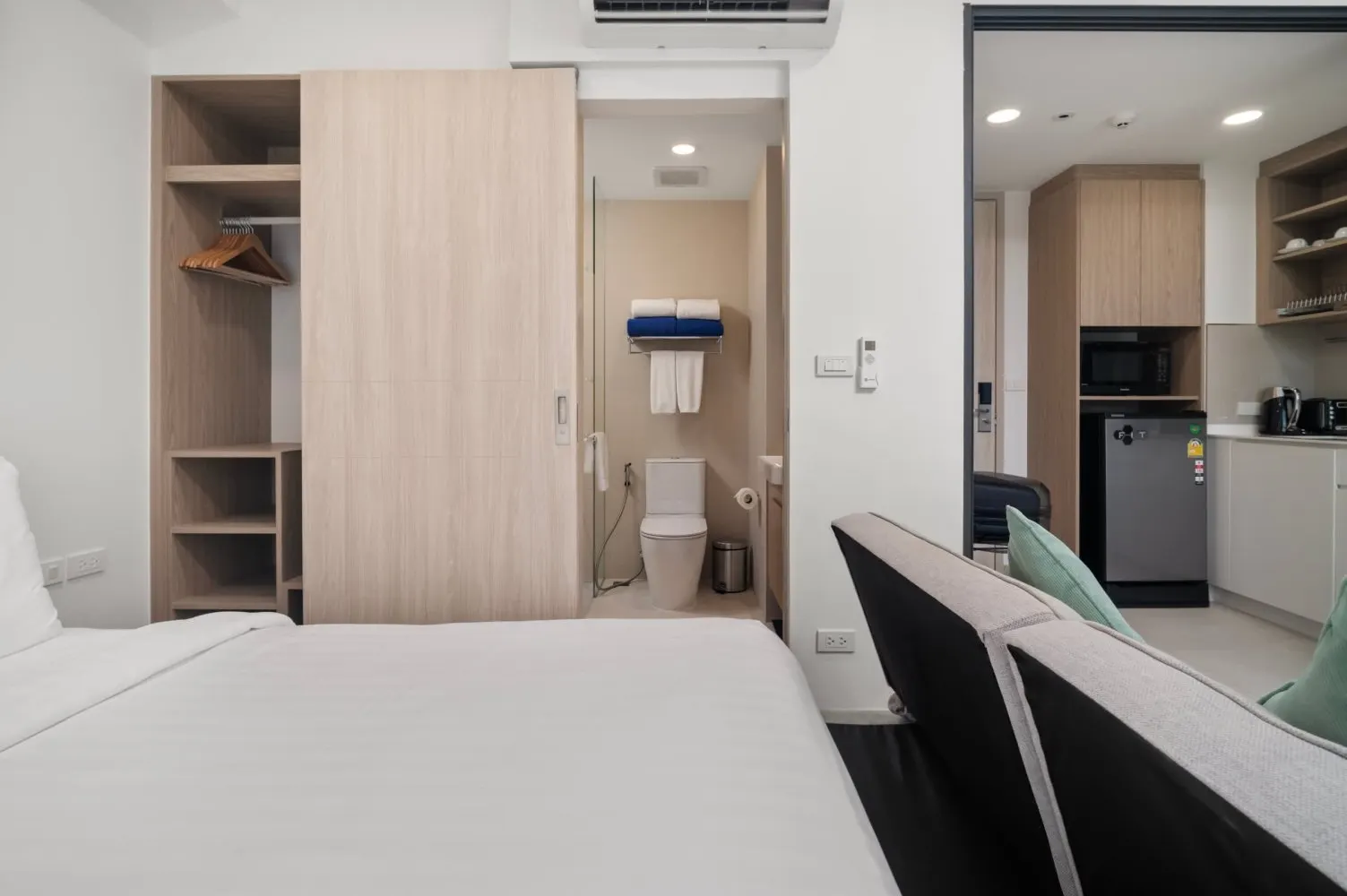 Property image - full photo 6