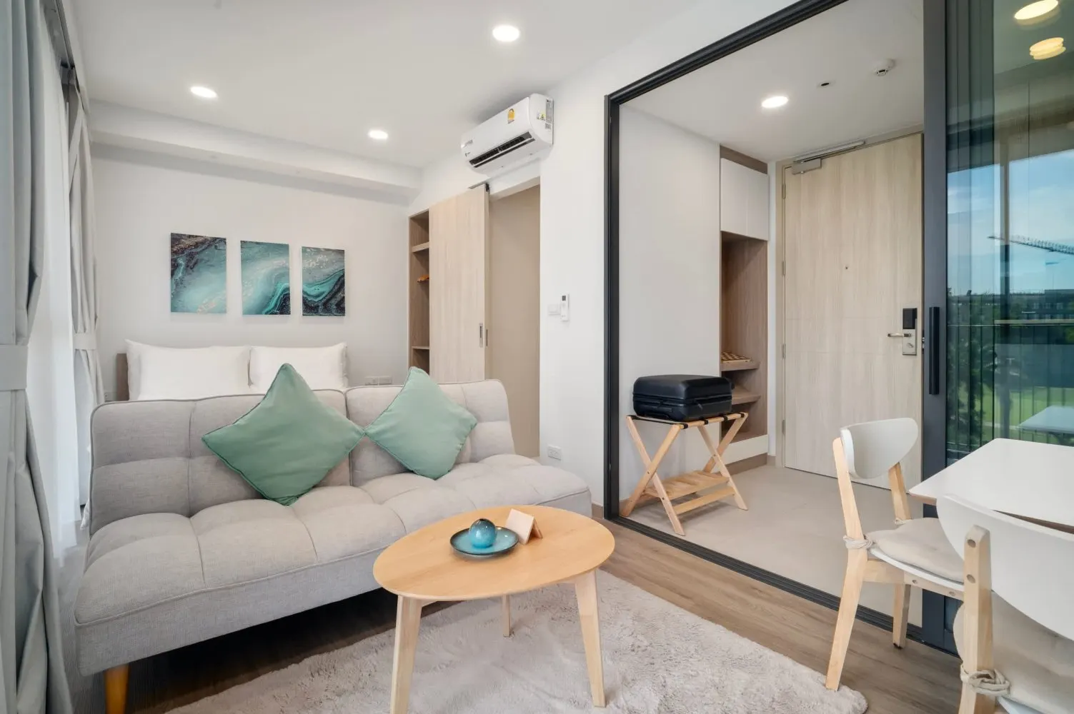 Property image - full photo 5
