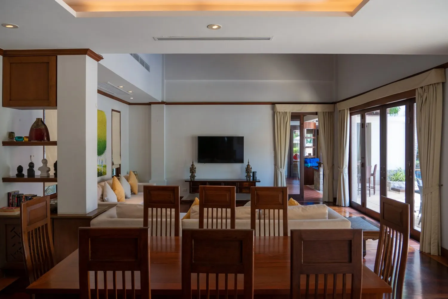Property image - full photo 4