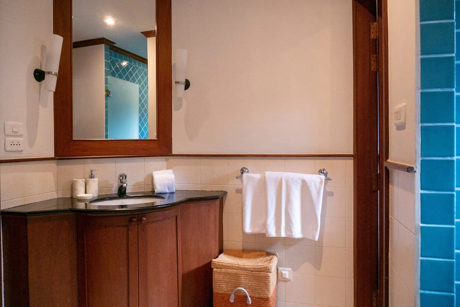 Property image - full photo 29