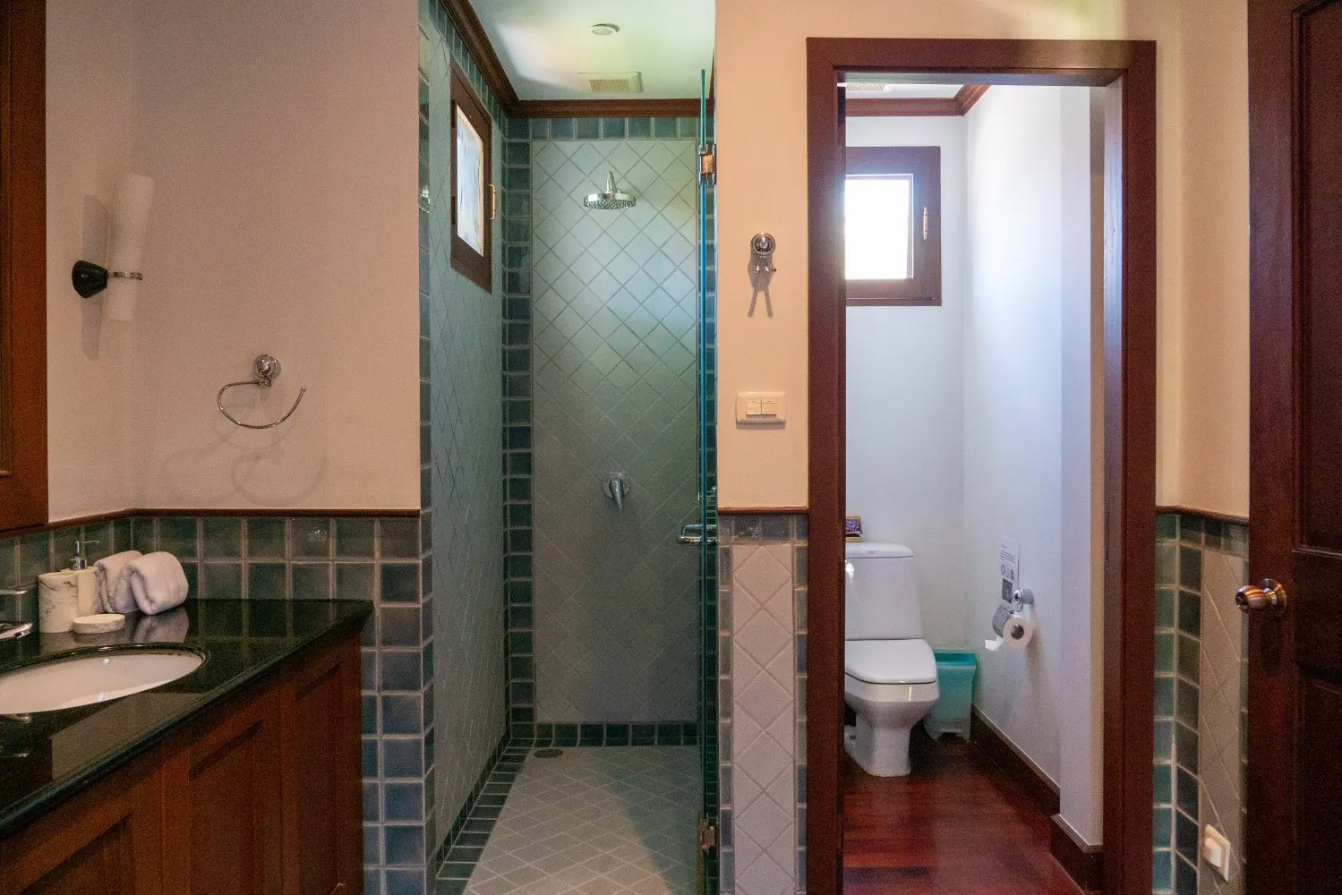 Property image - full photo 18