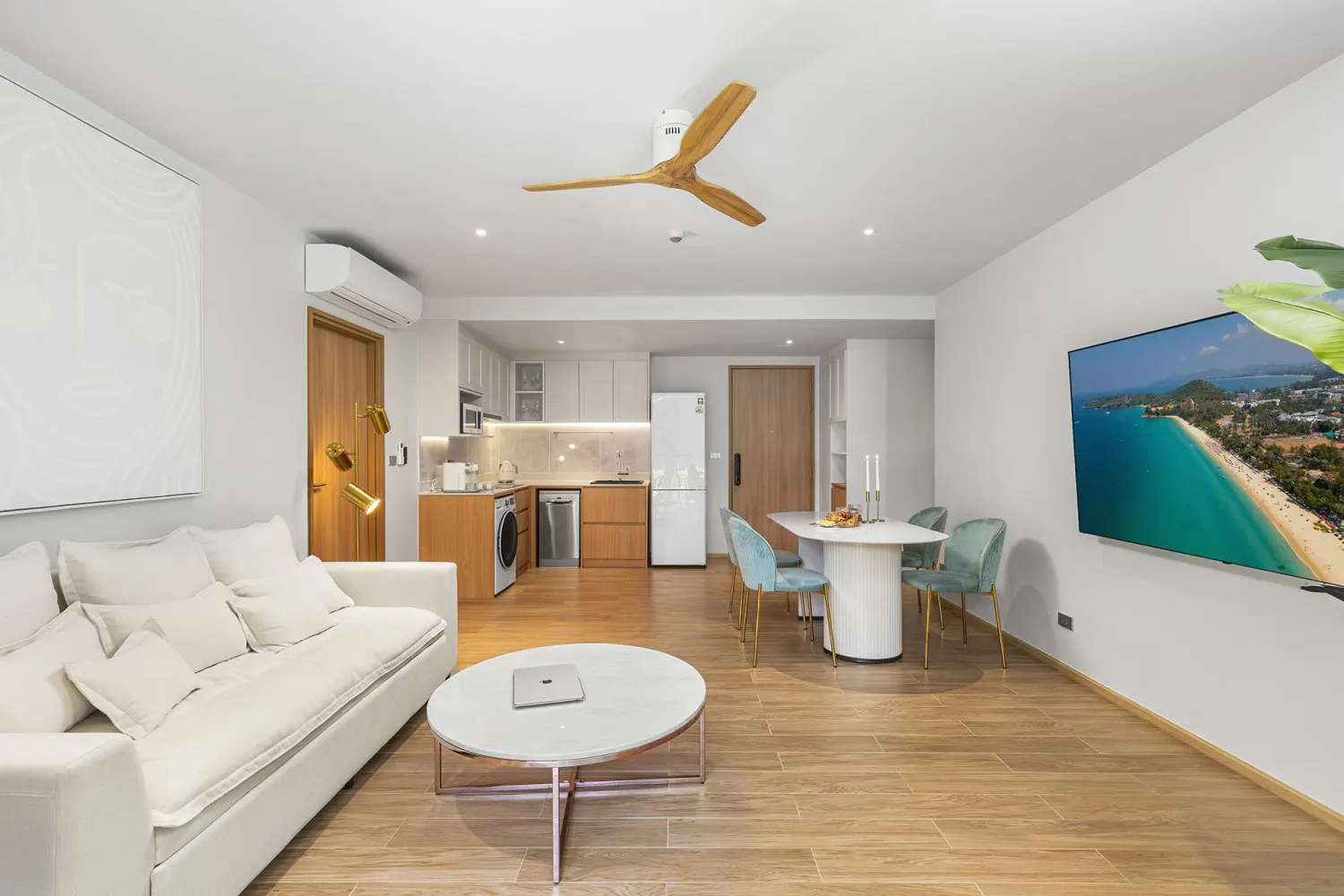 Property image - full photo 5