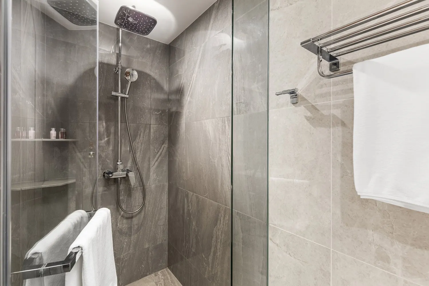 Property image - full photo 14