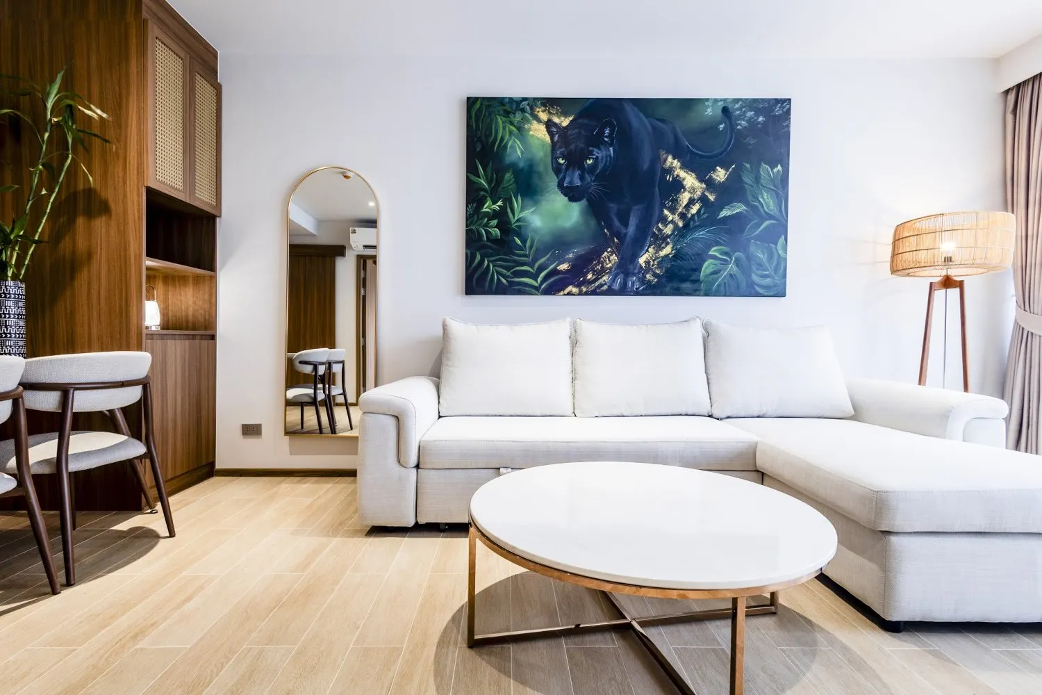 Property image - full photo 2