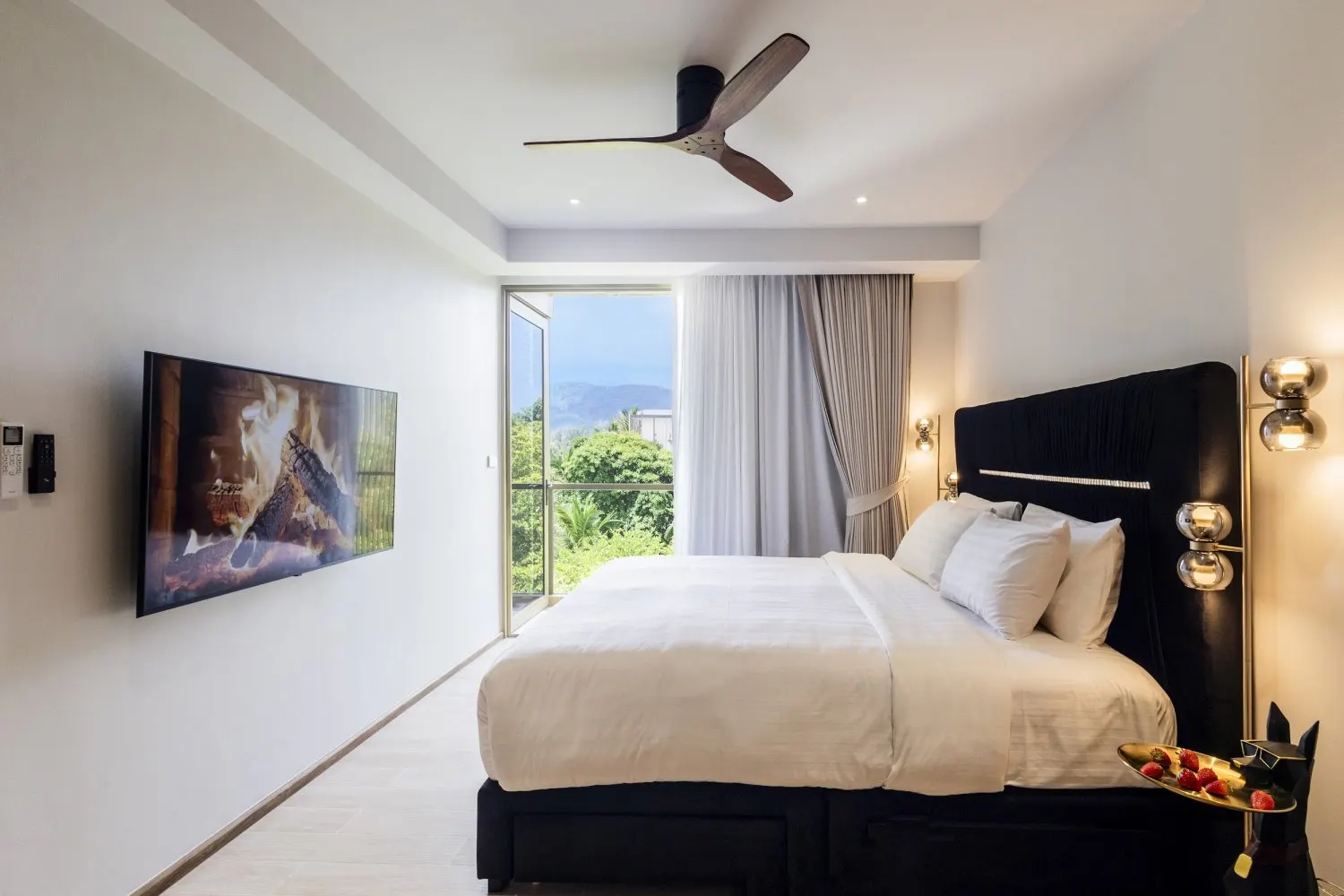Property image - full photo 13