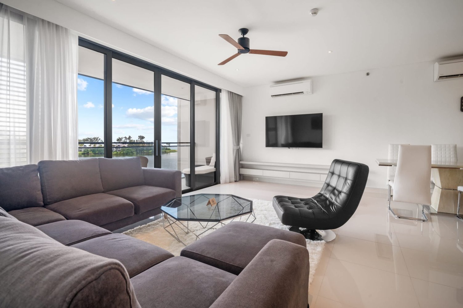 Property image - full photo 1