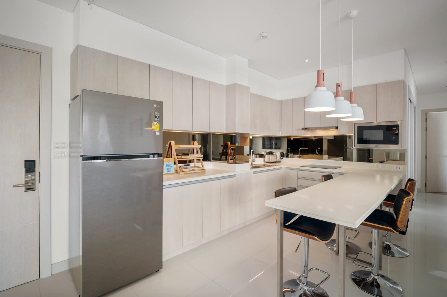 Property image - full photo 5