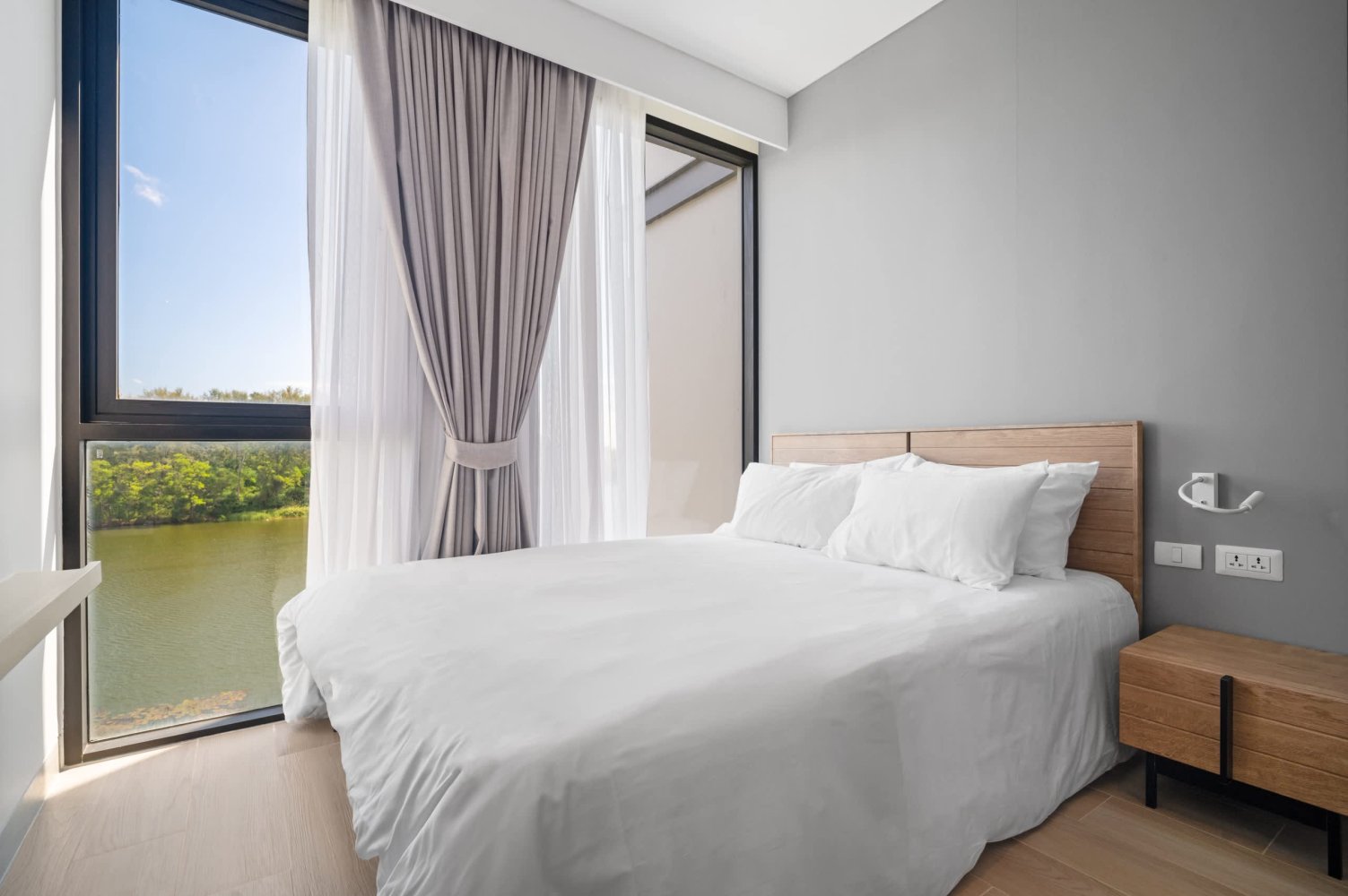 Property image - full photo 6