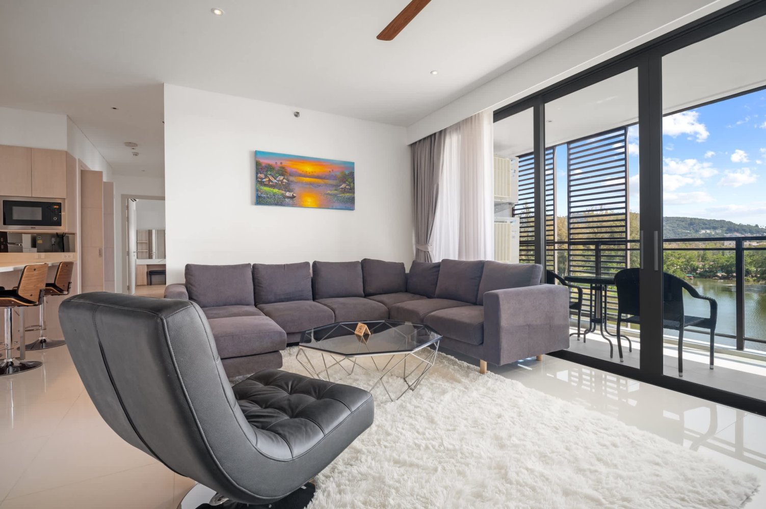 Property image - full photo 2