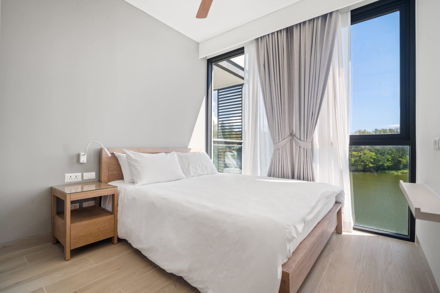 Property image - full photo 8