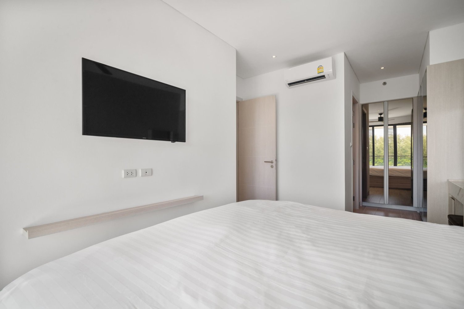 Property image - full photo 12