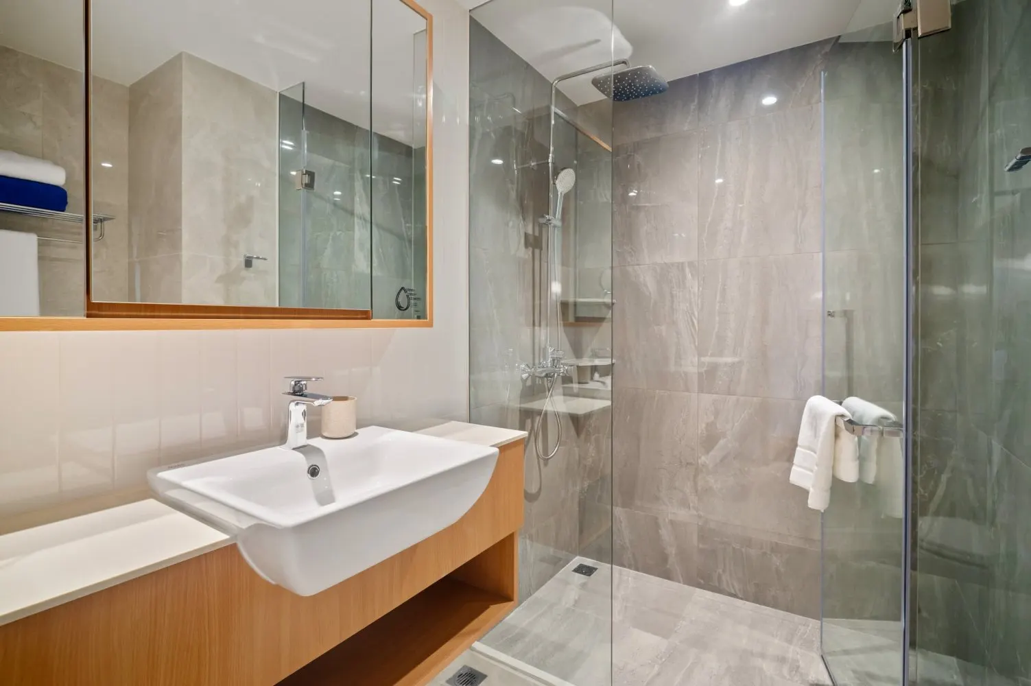 Property image - full photo 22