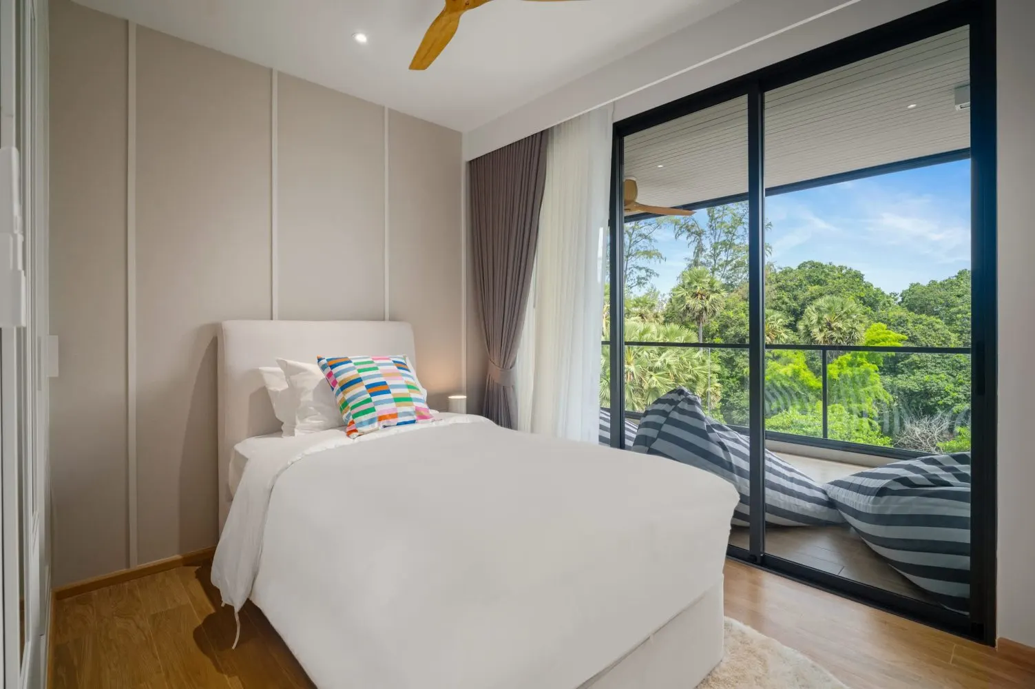 Property image - full photo 5