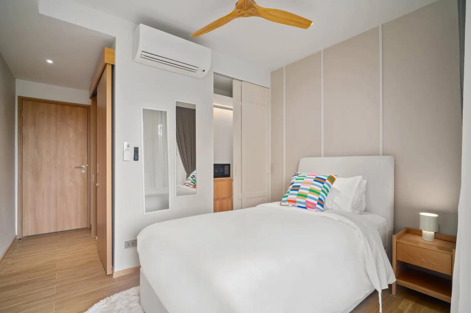 Property image - full photo 16