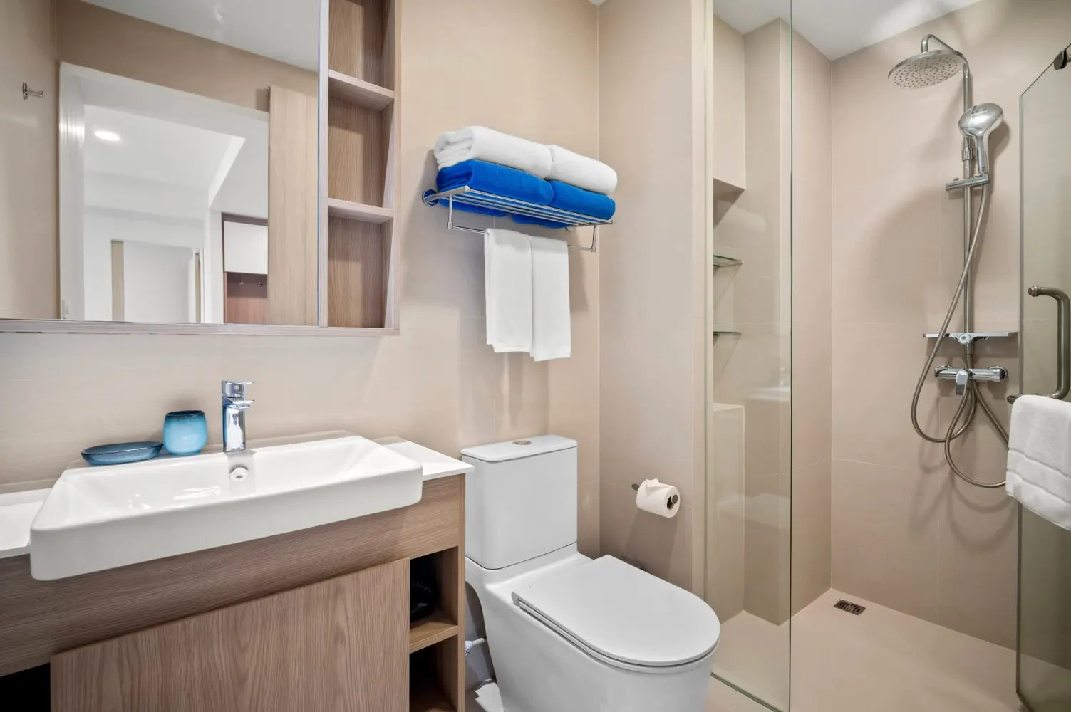 Property image - full photo 11