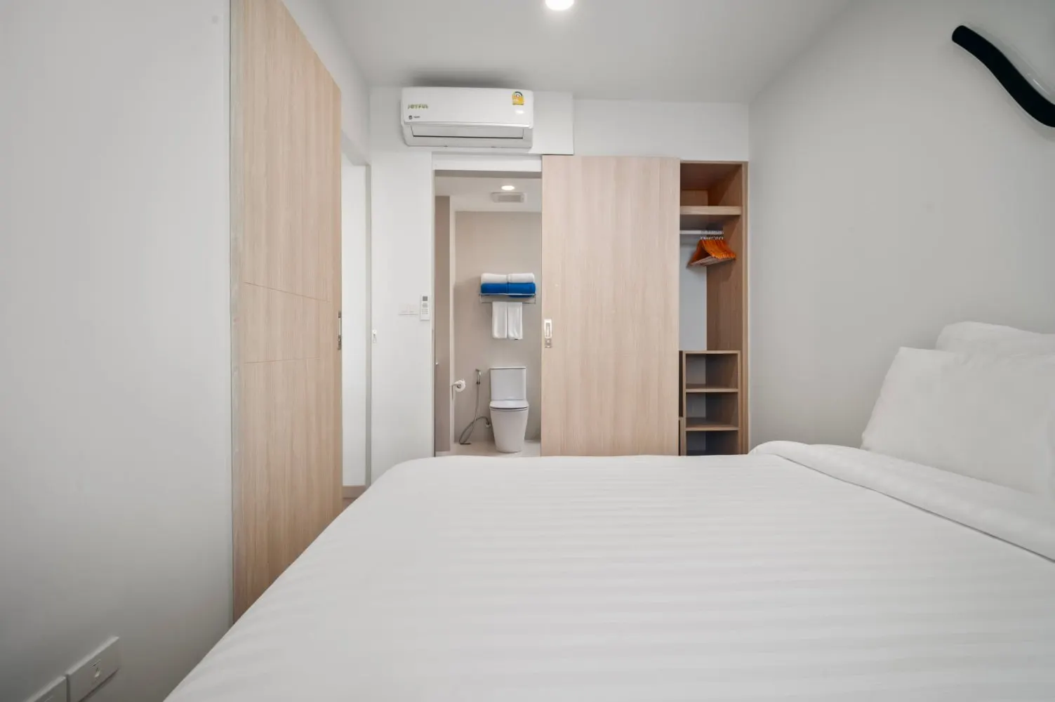 Property image - full photo 6