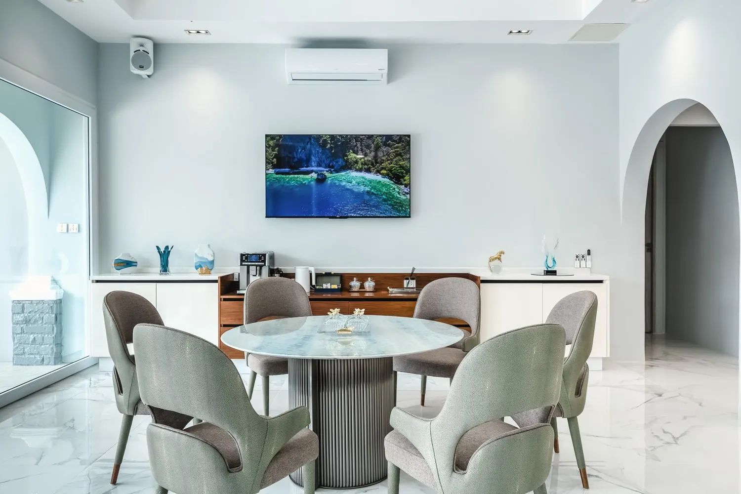Property image - full photo 8