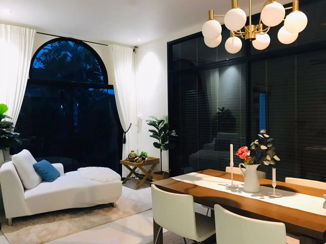Property image - full photo 4