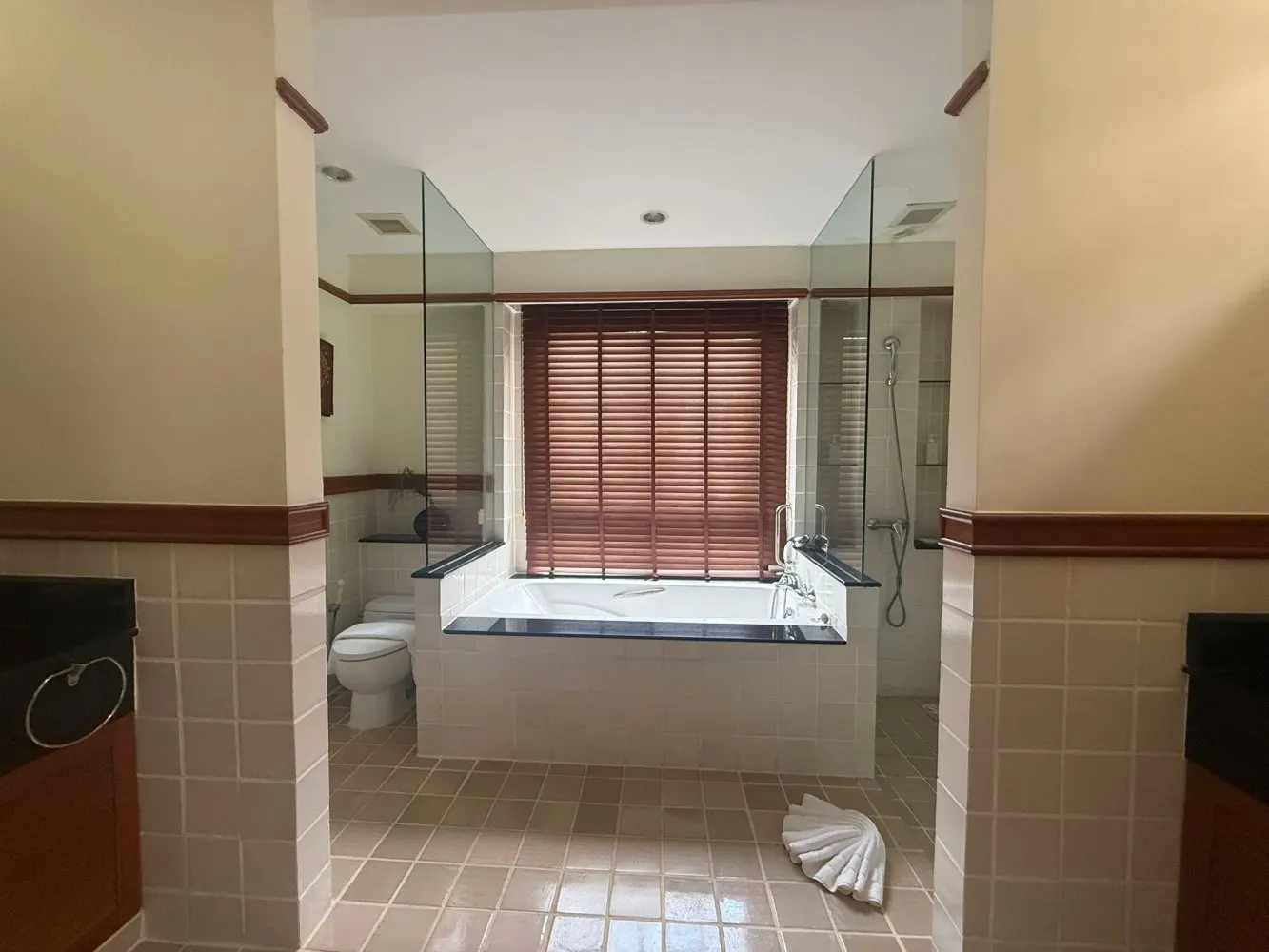 Property image - full photo 10