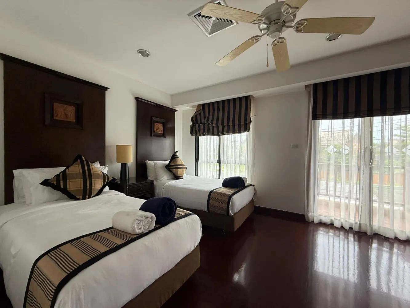 Property image - full photo 12