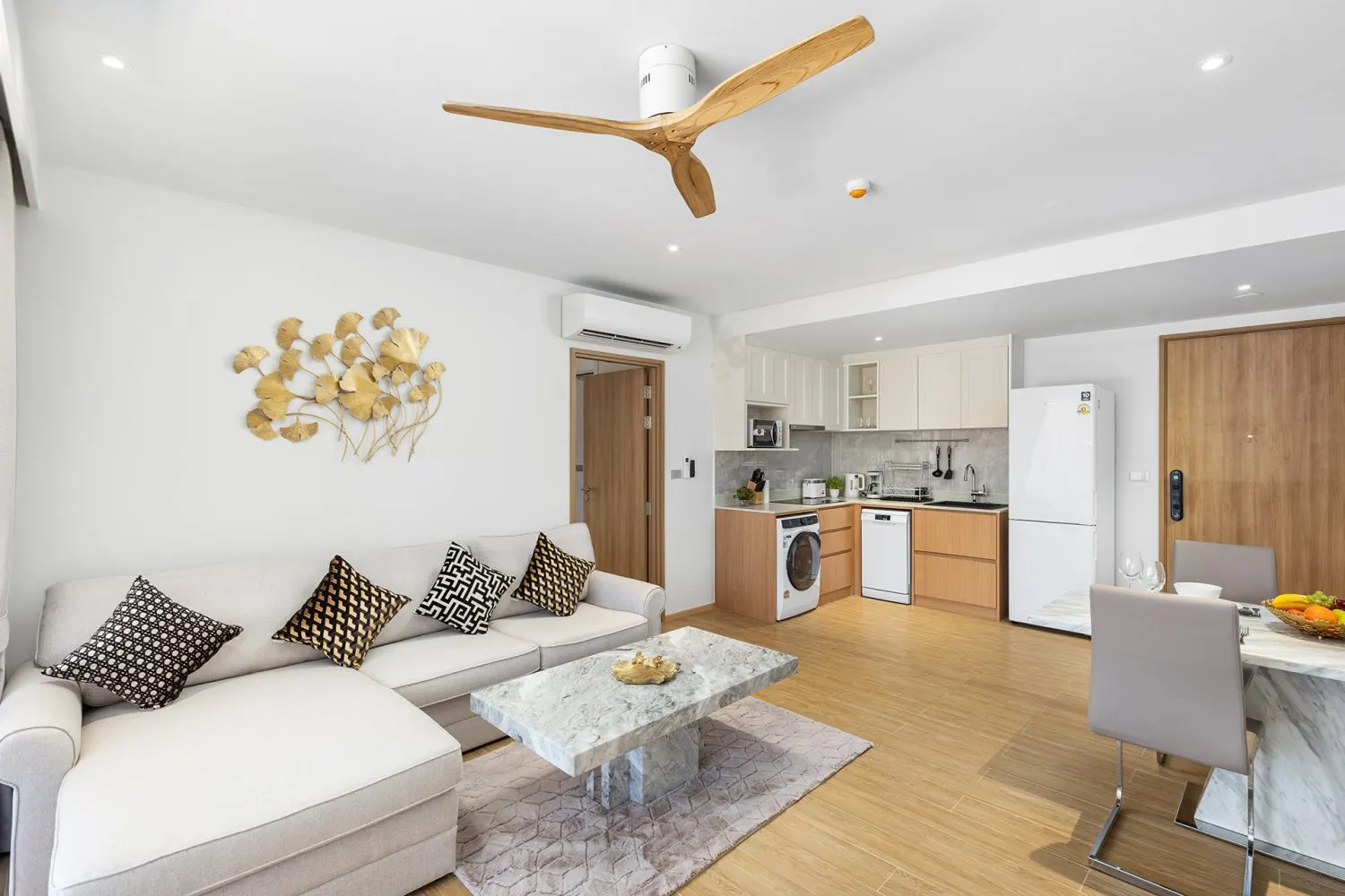 Property image - full photo 18