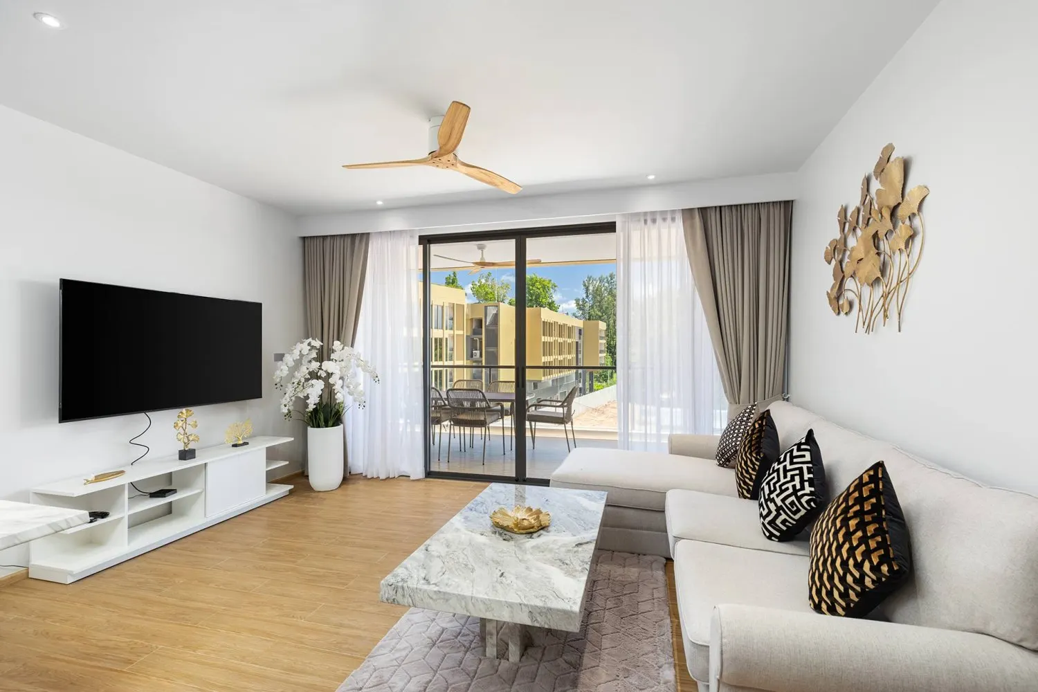 Property image - full photo 16