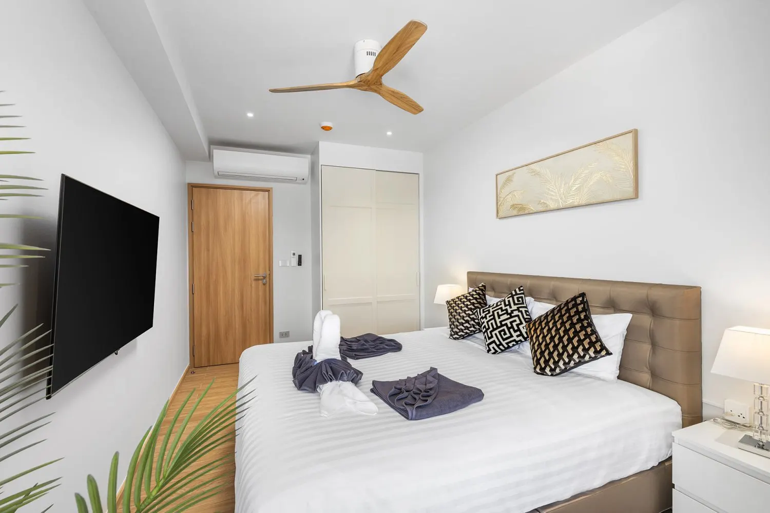Property image - full photo 11