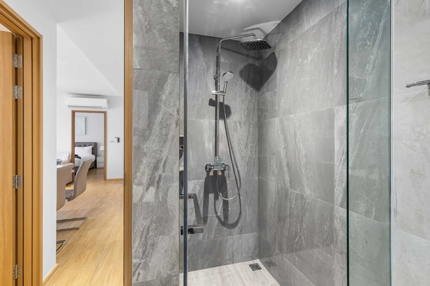 Property image - full photo 27