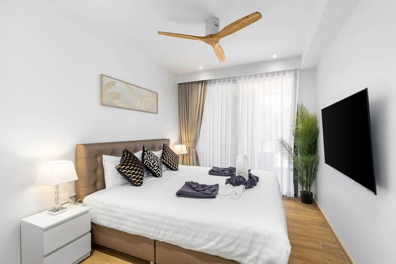 Property image - full photo 3