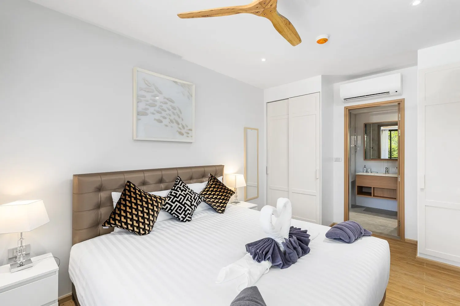 Property image - full photo 2