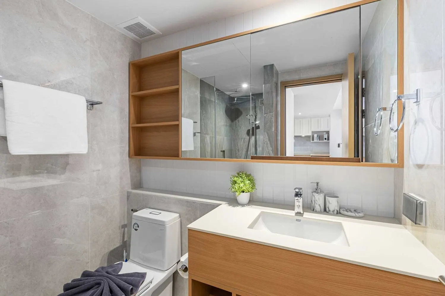 Property image - full photo 26