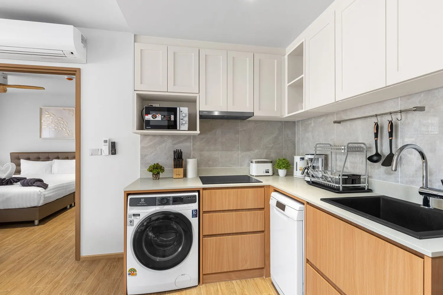 Property image - full photo 21