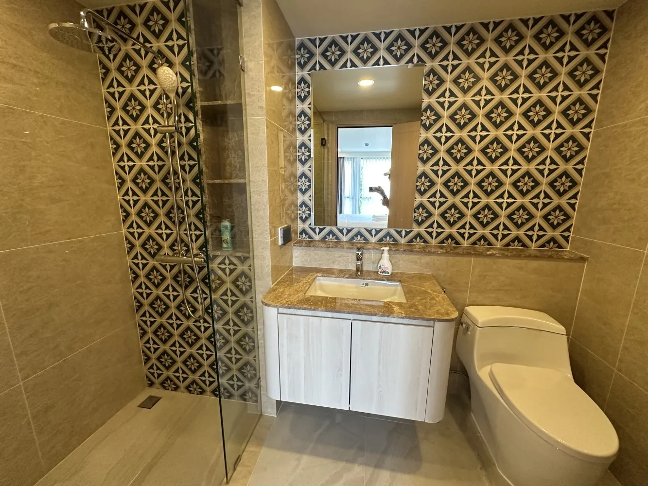 Property image - full photo 4