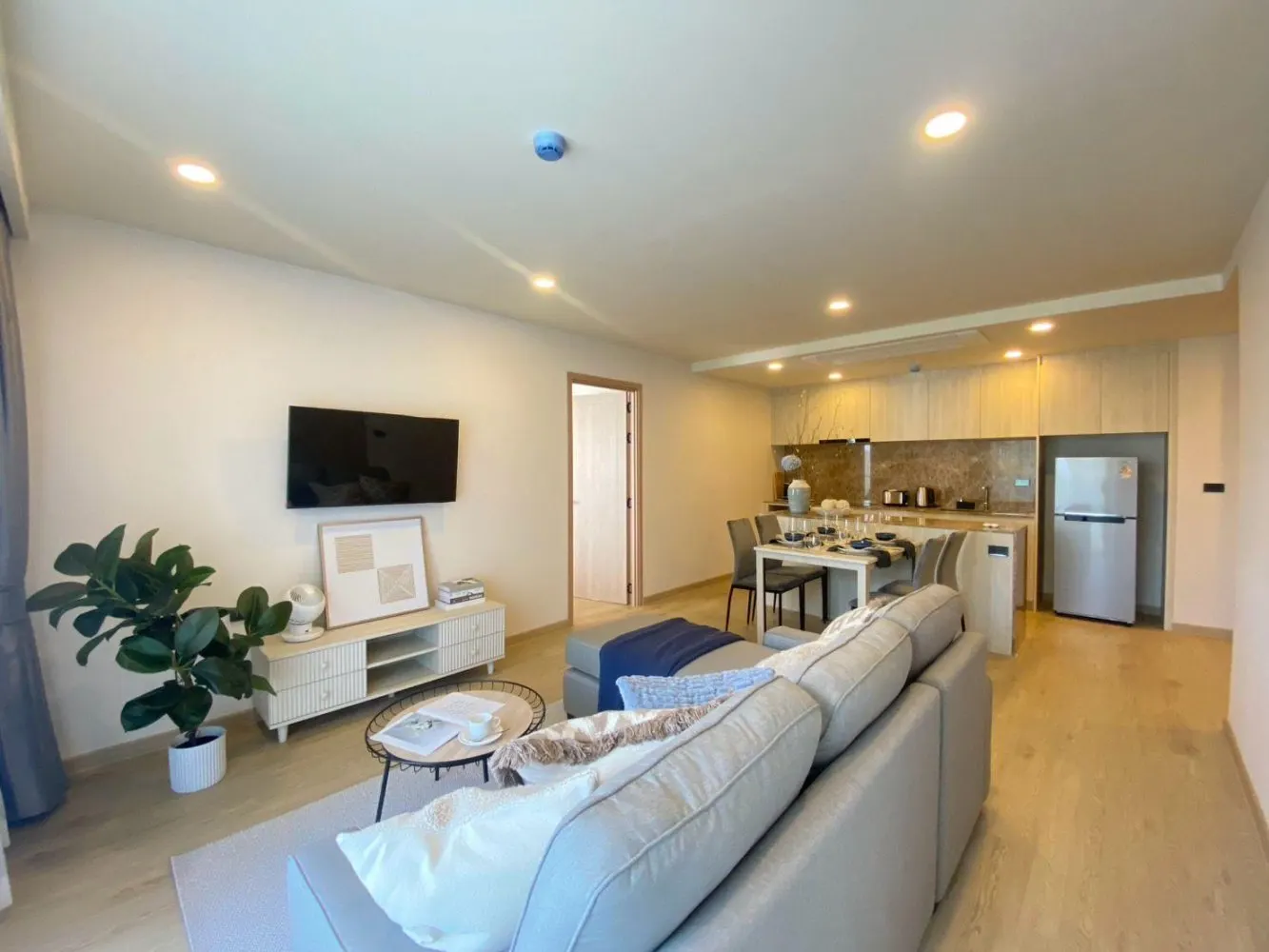 Property image - full photo 2