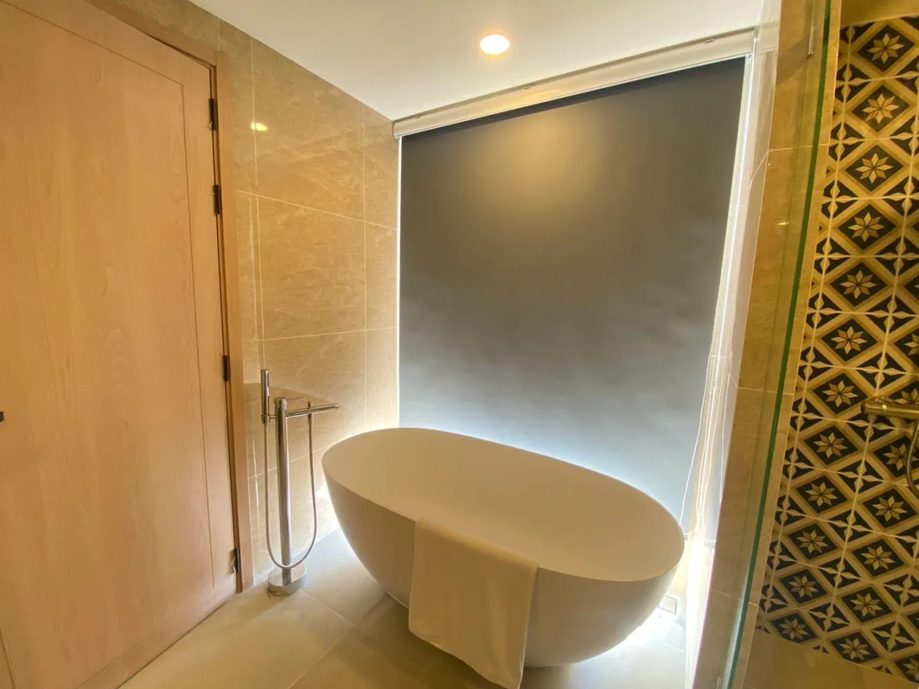 Property image - full photo 3