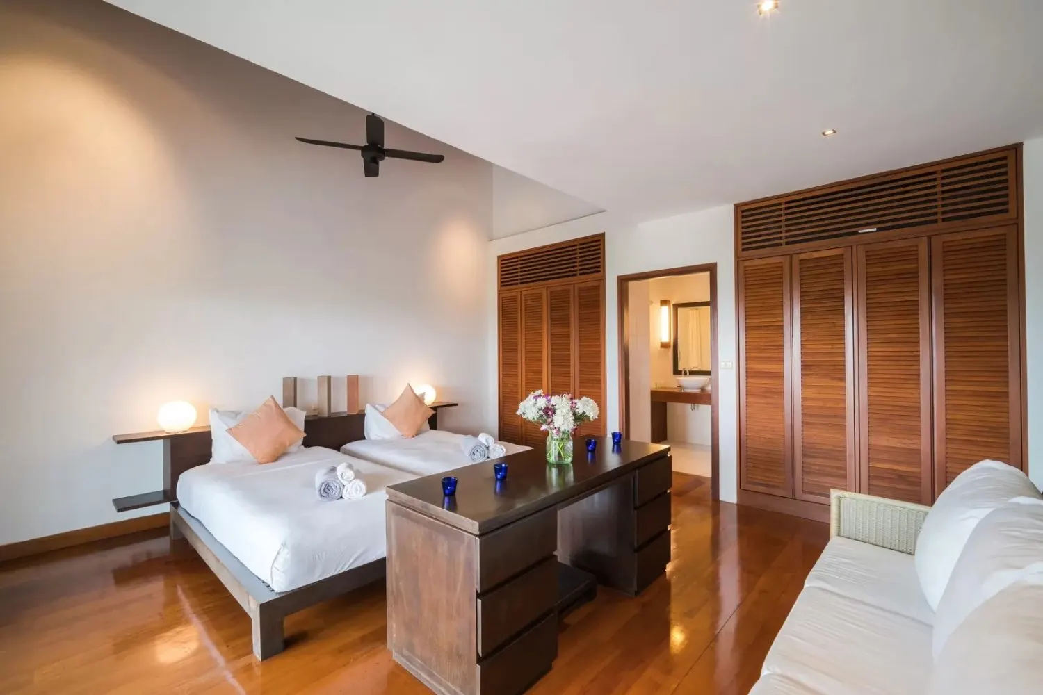 Property image - full photo 12