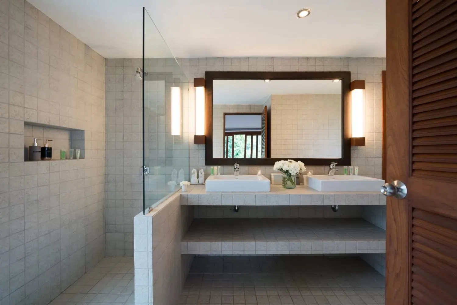Property image - full photo 21