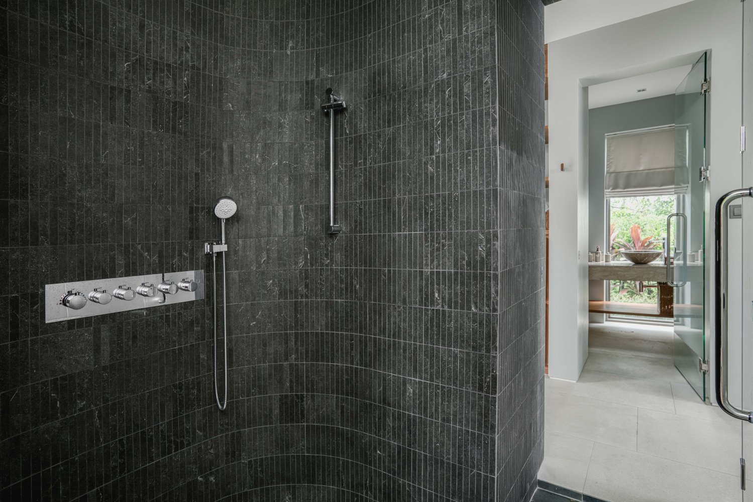 Property image - full photo 18