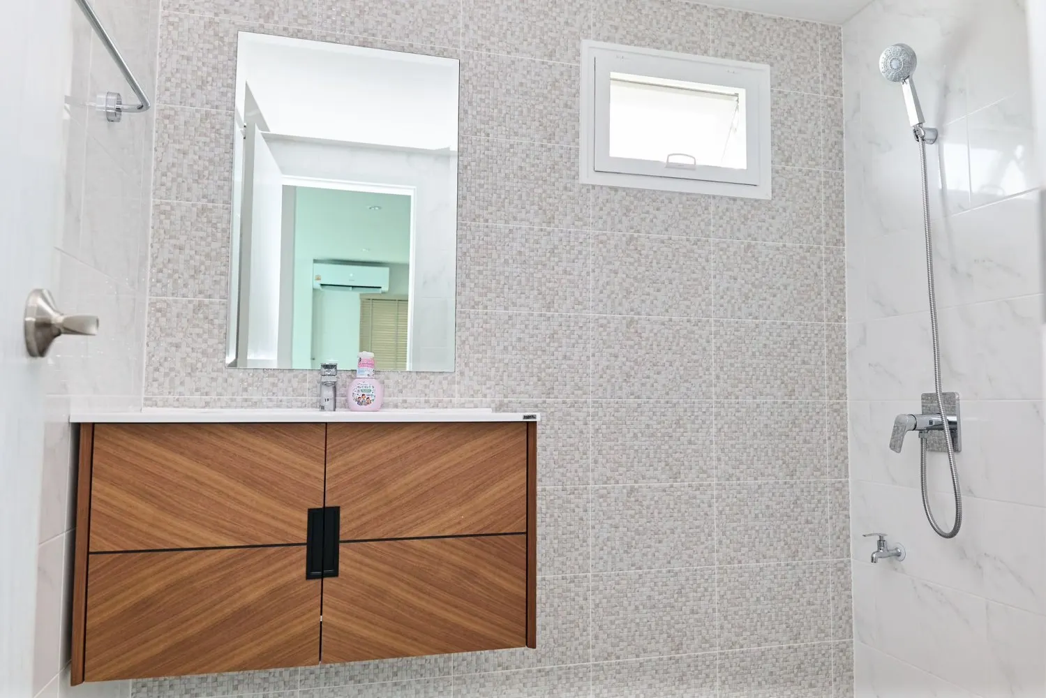 Property image - full photo 30